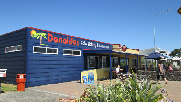 Dondaldo's cafe