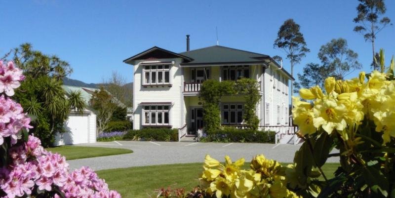 Holly Homestead B&B