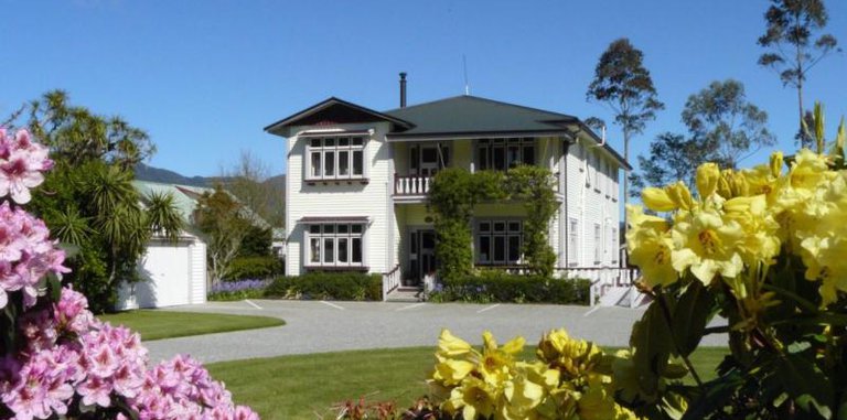 Holly Homestead B&B