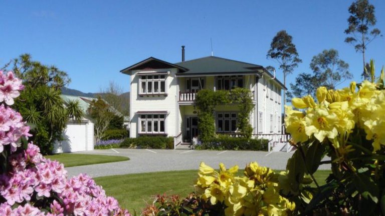 Holly Homestead B&B