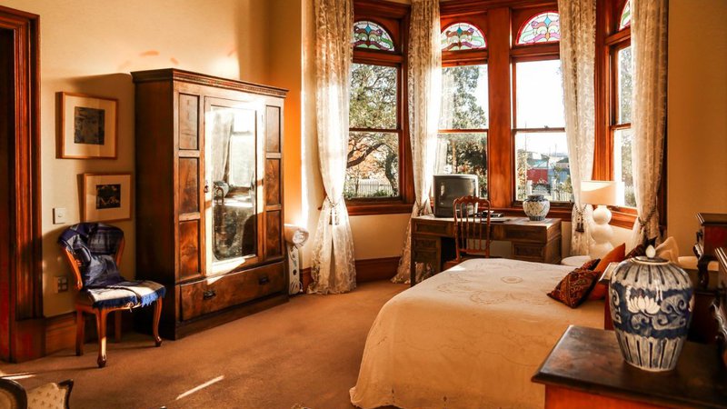 Archer House bedroom