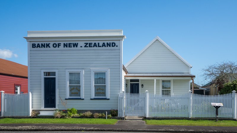 Bank of New Zealand - Theatre Royal Hotel.jpg