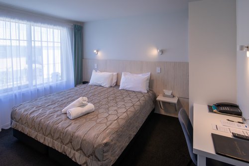 Driftwood King Room