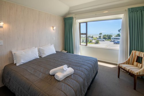Driftwood King Room