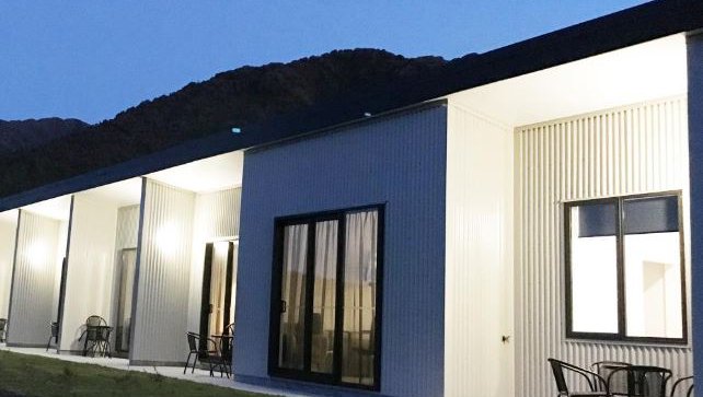 Glacier-Highway-Motel.JPG