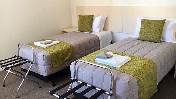 Glacier-Highway-Motel2.JPG