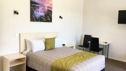 Glacier-Highway-Motel3.JPG