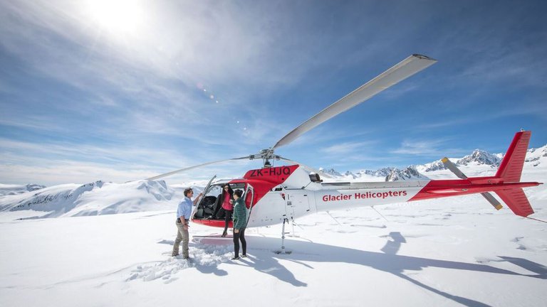 Glacier Helicopters2.JPG