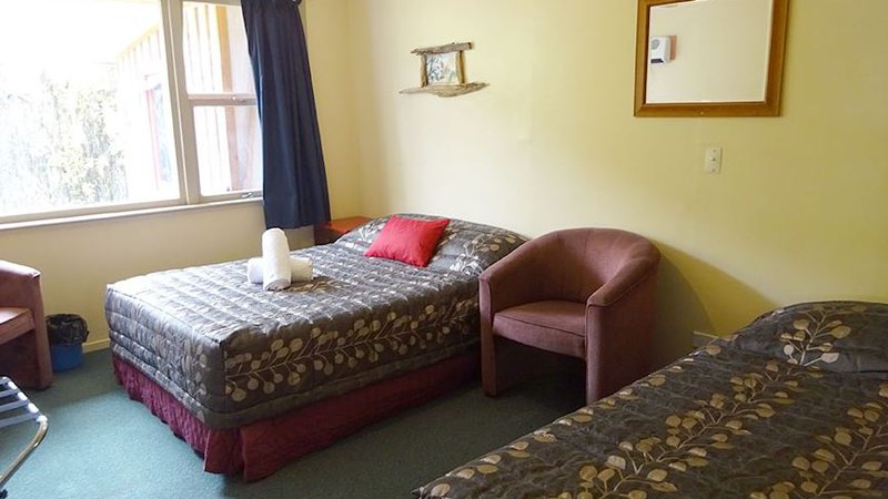 Glow-Worm-Accommodation-Franz-Josef.JPG