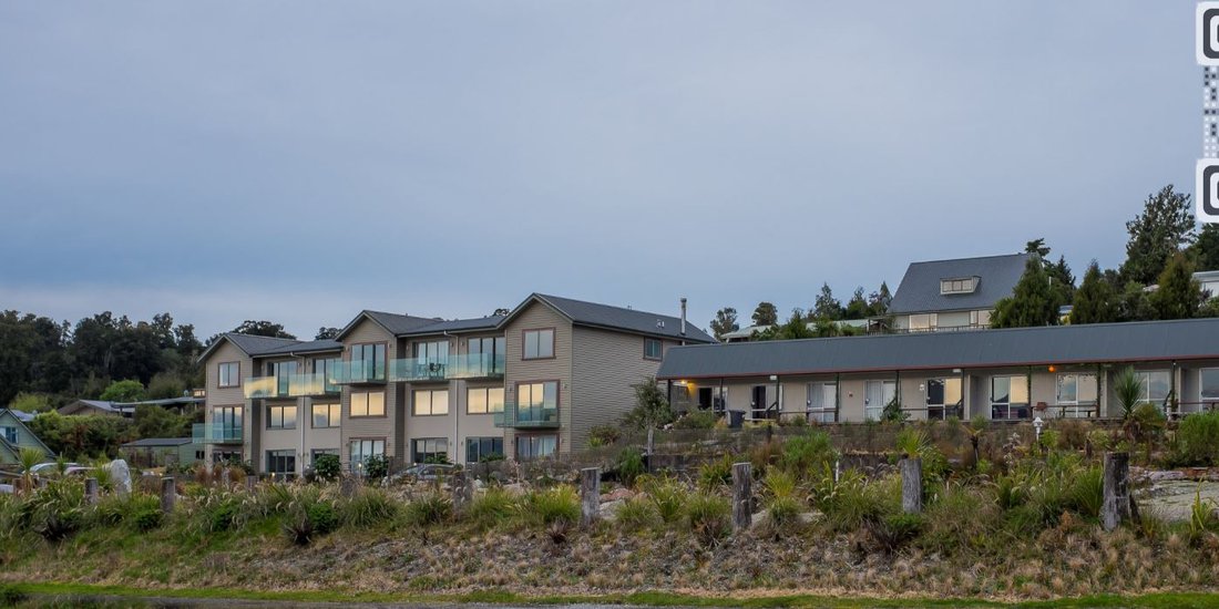 Hotel Lake Brunner