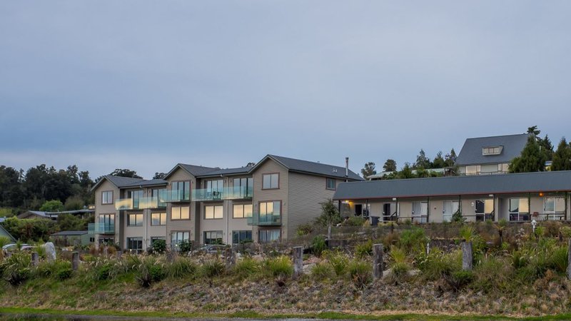 Hotel Lake Brunner