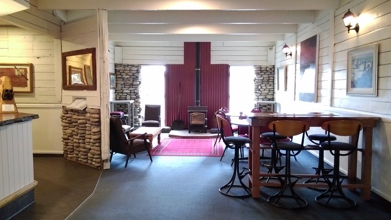 Dawsons Hotel at Reefton Auto Lodge