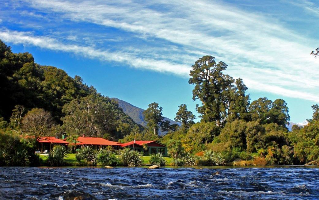 Wilderness Lodge Lake Moeraki