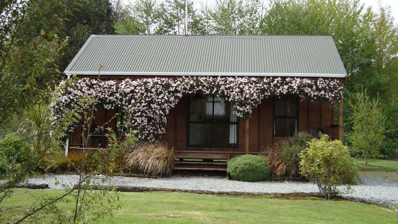 Lake Brunner Country Motel & Holiday Park