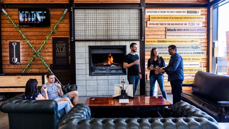 Monteiths-Brewing-Co-Lounge.JPG