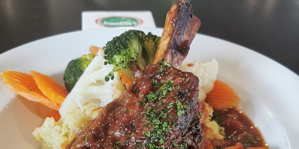 Monteith's braised lamb shank (002).jpg