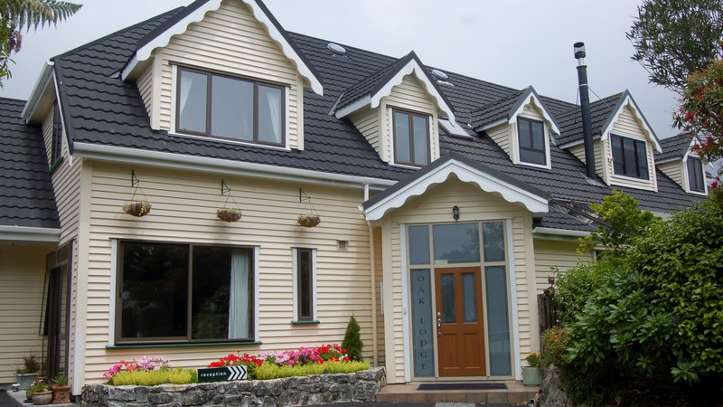 Oak Lodge.JPG