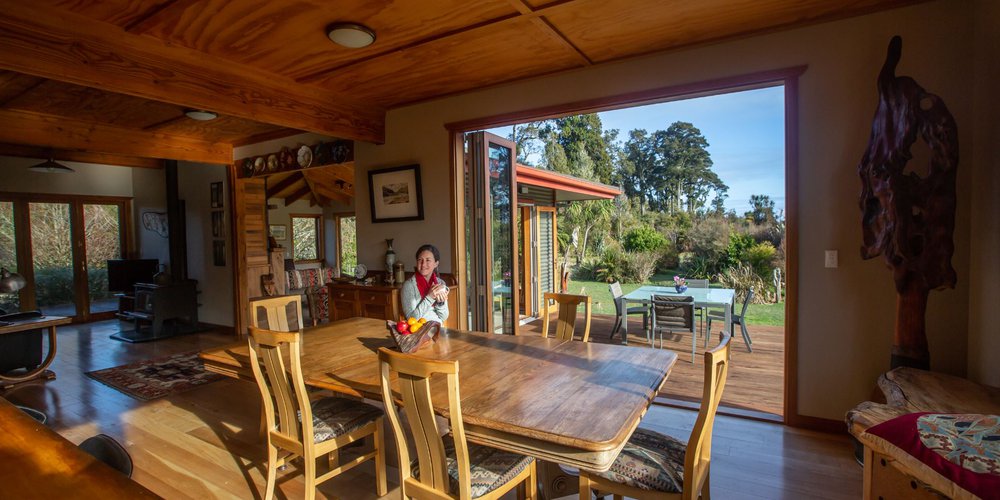 Paramata-Lodge-dining-area.JPG