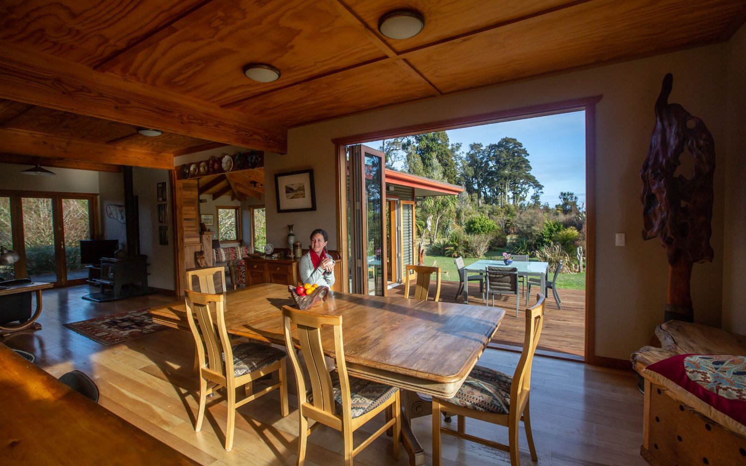 Paramata-Lodge-dining-area.JPG