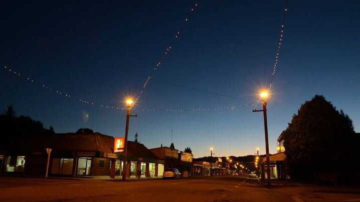 Reefton at night