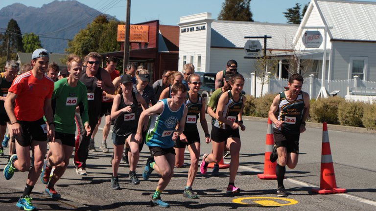 Relay Start 2019.jpg
