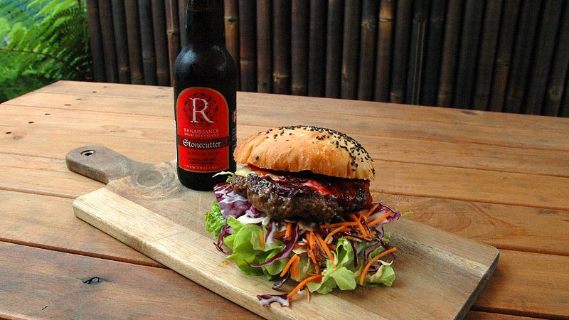 SankeBite kiwi-burger-beer.jpg