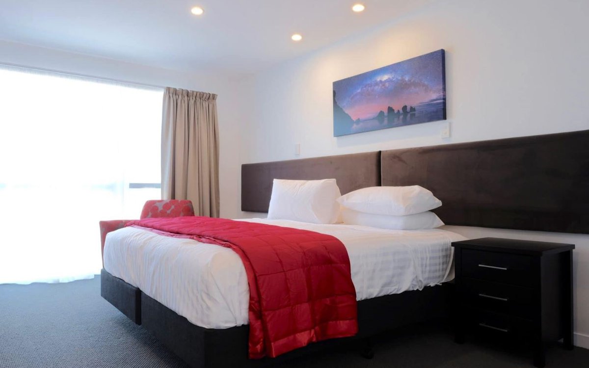 Stopforths-Premium-Accommodation.JPG