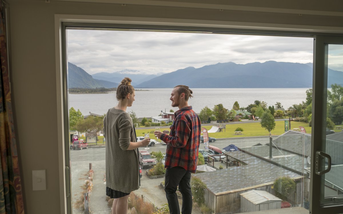 Lake Brunner Hotel - TWC LB-5144