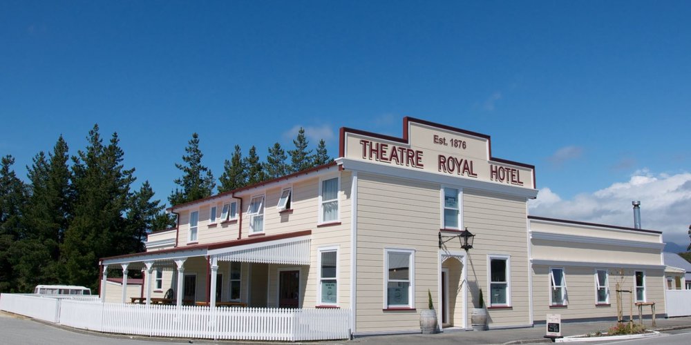 Theatre-Royal-Hotel-day.JPG