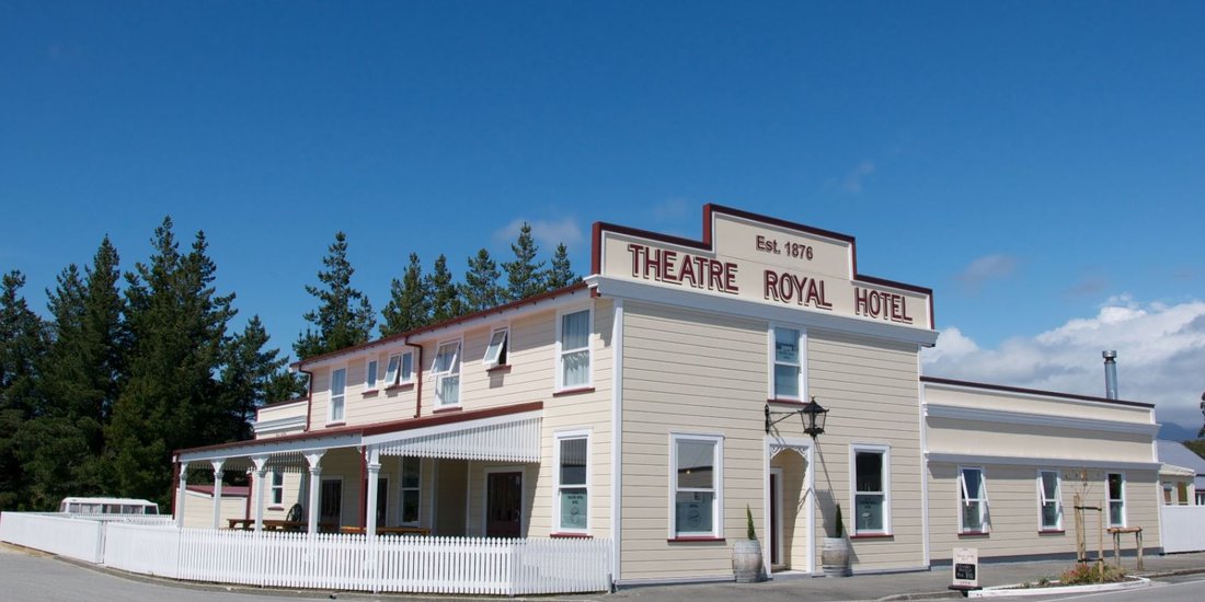 Theatre-Royal-Hotel-day.JPG