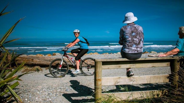 Greymouth, Tasman Sea
