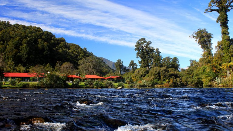 Wilderness Lodge Lake Moeraki FEATURE.jpg