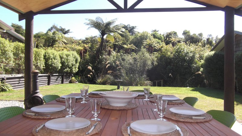 outdoor kitchen2.JPG