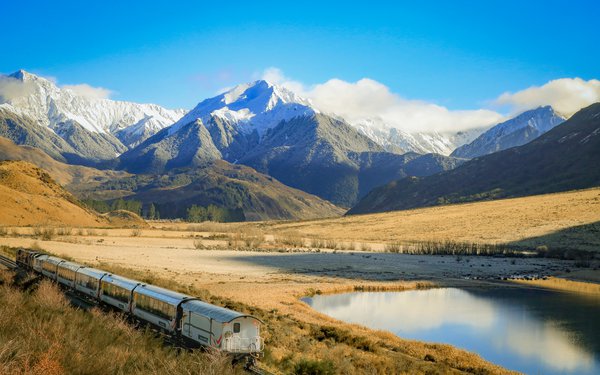 tranzalpine passing lake sara in winter.jpg